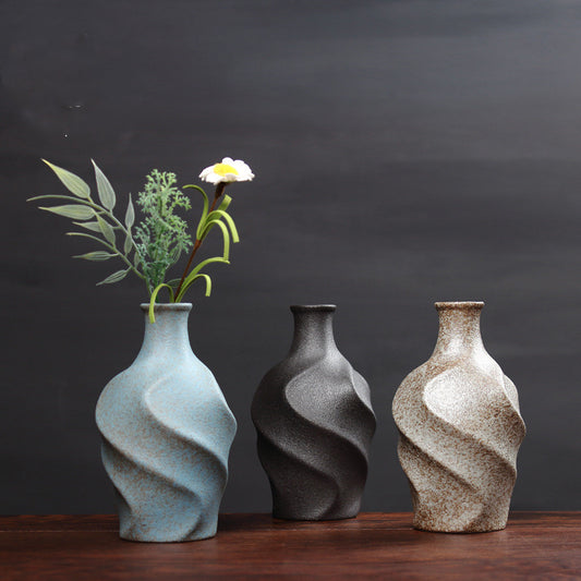 Durable Ceramic Vase - Simulating Dry Flower Design